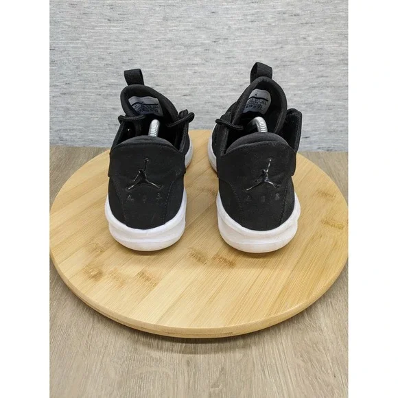 Nike Air Jordan First‎ Class Basketball Shoes Sneakers Black Athletic Size 5Y - Picture 4 of 10